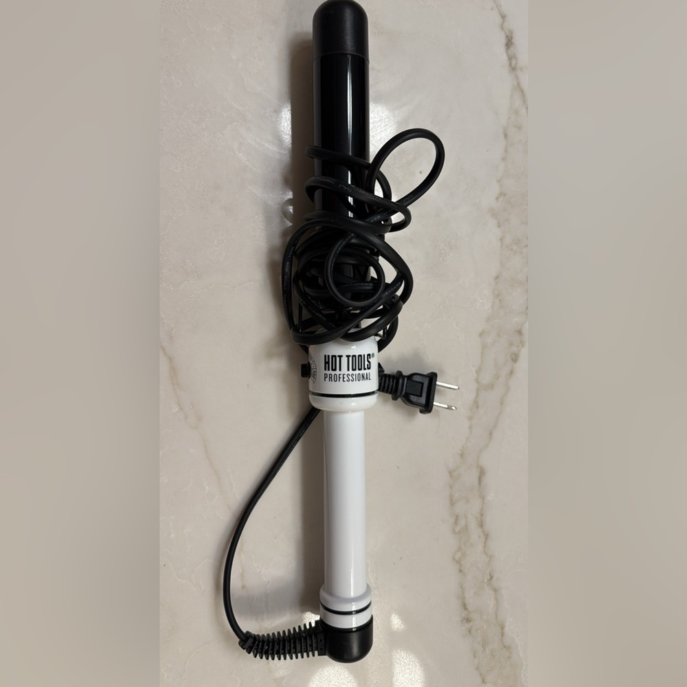 HOT TOOLS Pro Artist Nano Ceramic Curling Wand (1- 1/4 in)